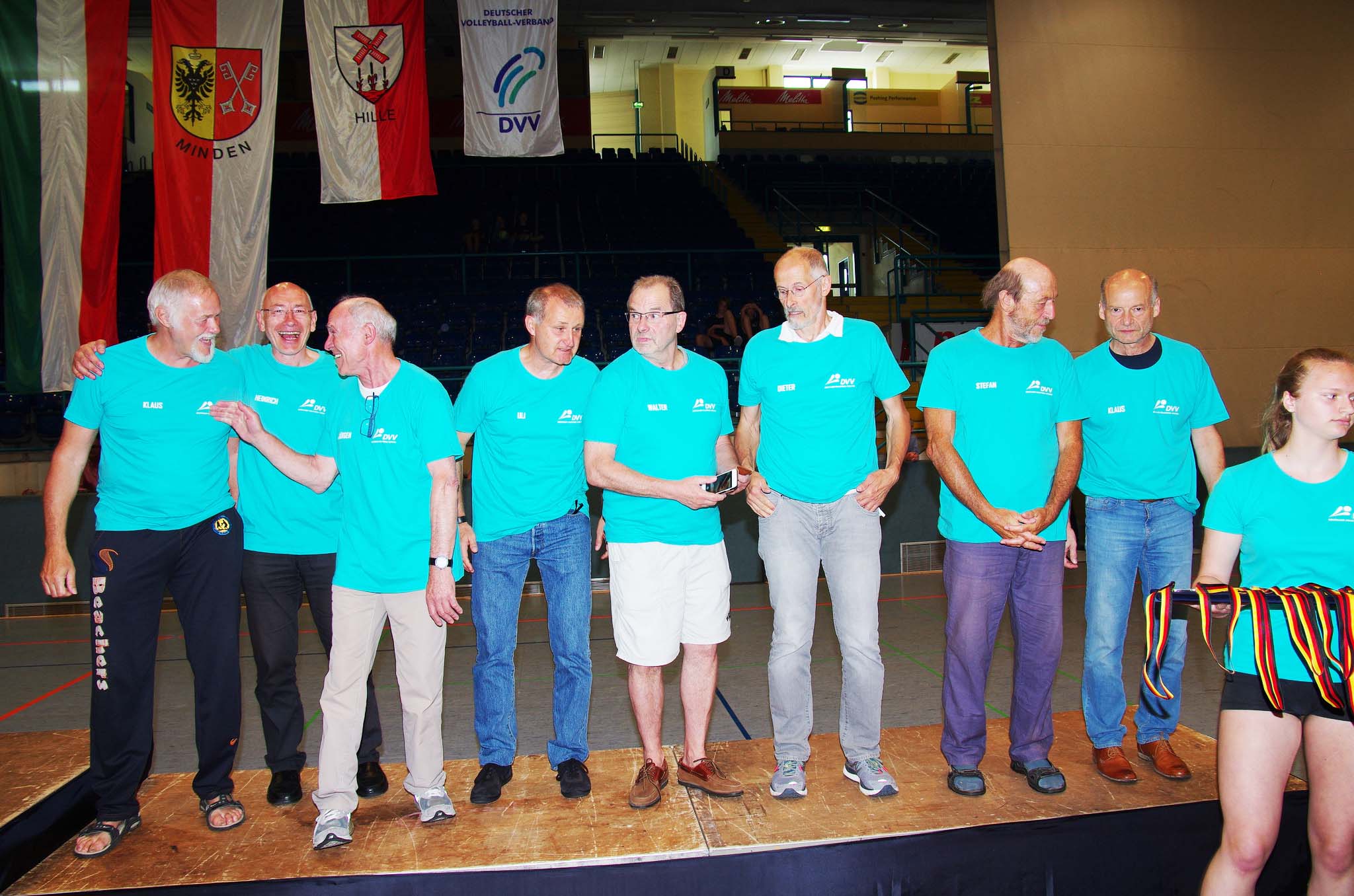 Bei der Siegerehrung (v.l.n.r.) Klaus Raschke, Heinz Schomberg-Graf, Hans-Jürgen Mayer, Uli Klinzing, Walter Klein, Dieter Bayer, Stephan Weckmann, Klaus Baer